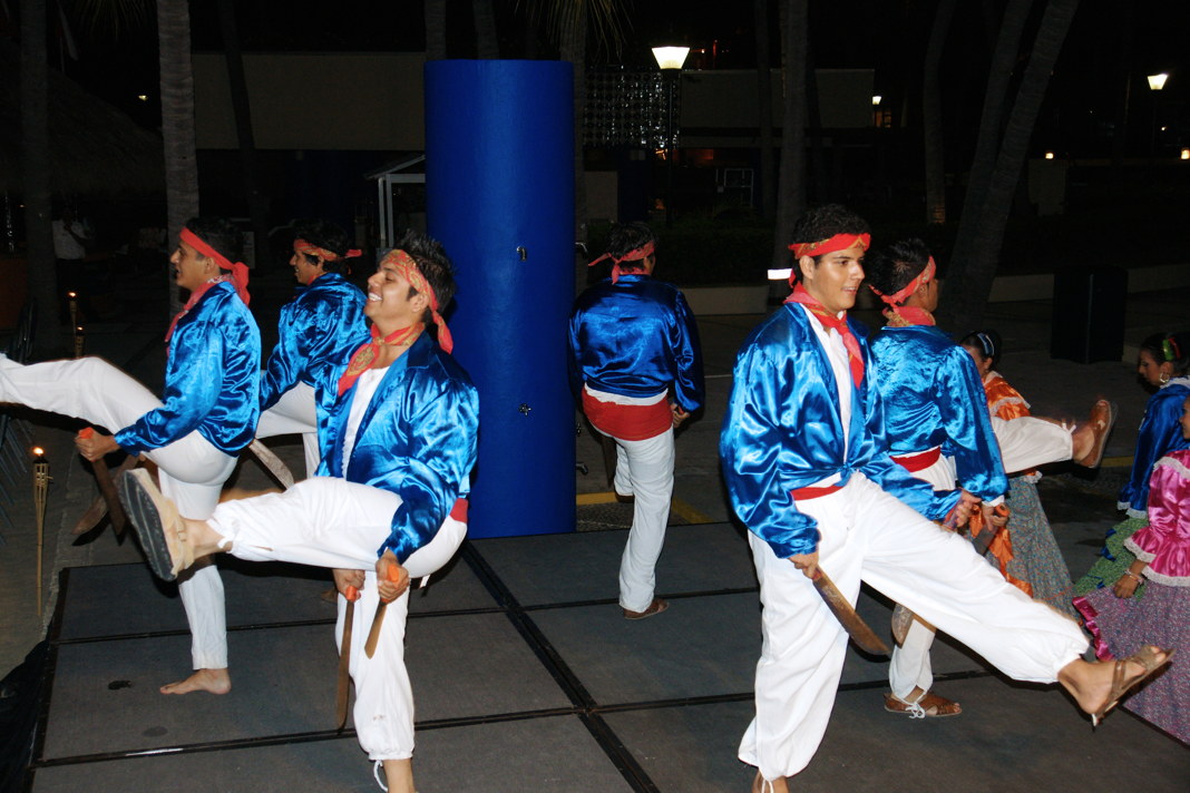 Puerta Vallarta Dancers