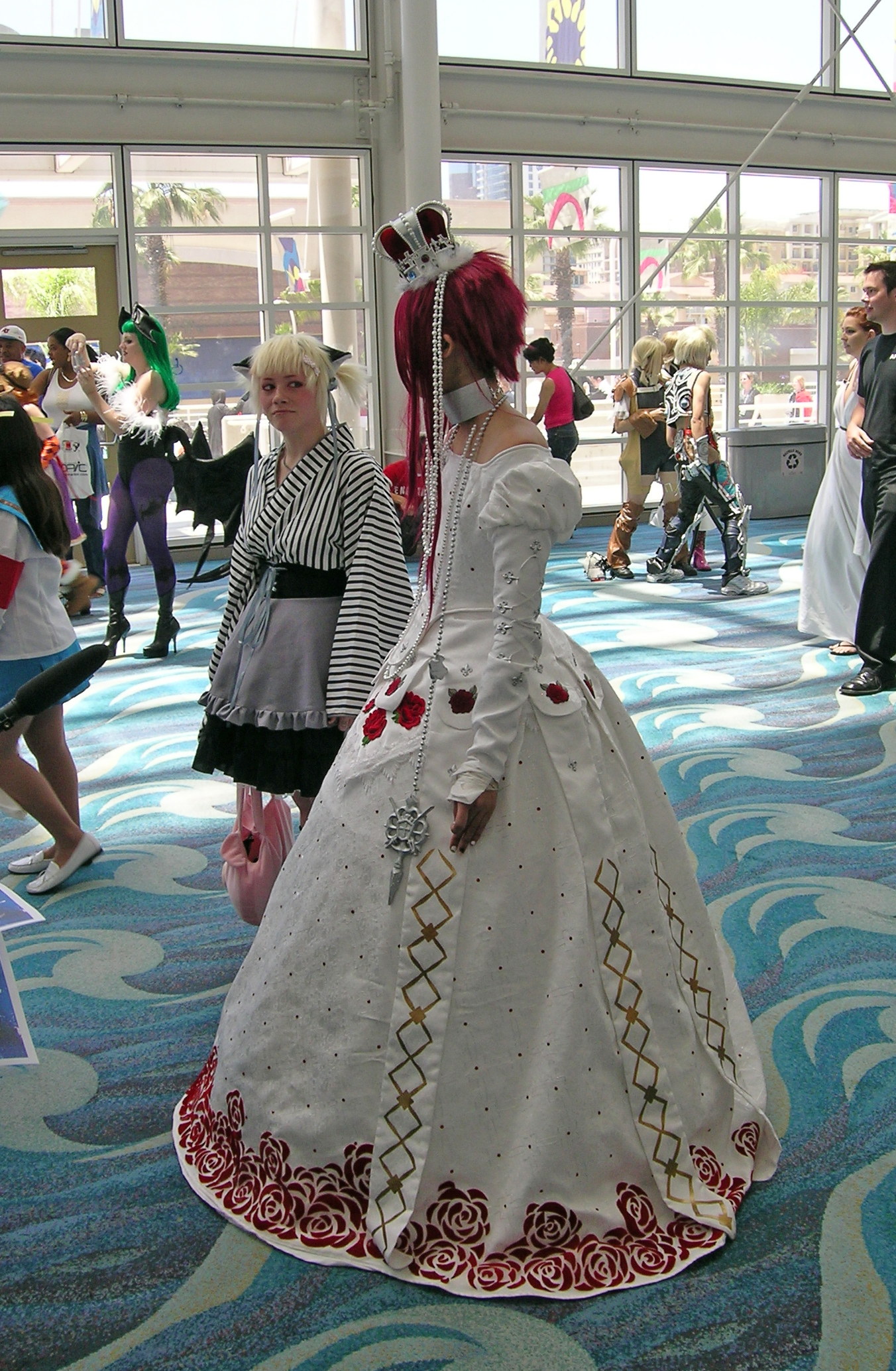 Anime-Things-In-Dresses-and-Gowns-Gallery06