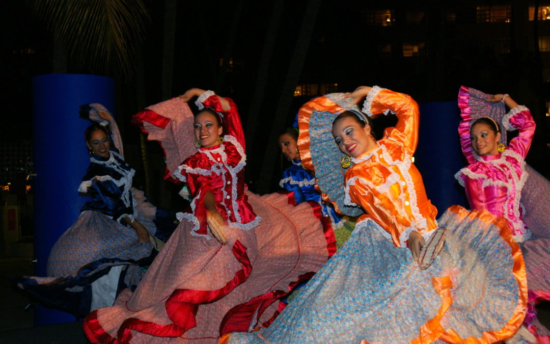 Puerta Vallarta Dancers