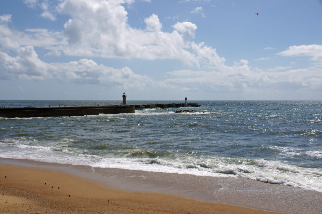 Farolim de Felgueiras, where the Douro river flows into the Atlantic Ocean.