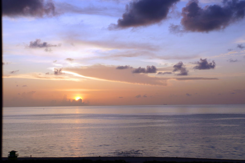A beautiful sunrise over the ocean.