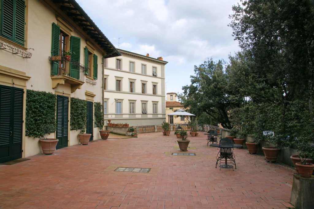 Piazzale di Porta Romana’s courtyard.