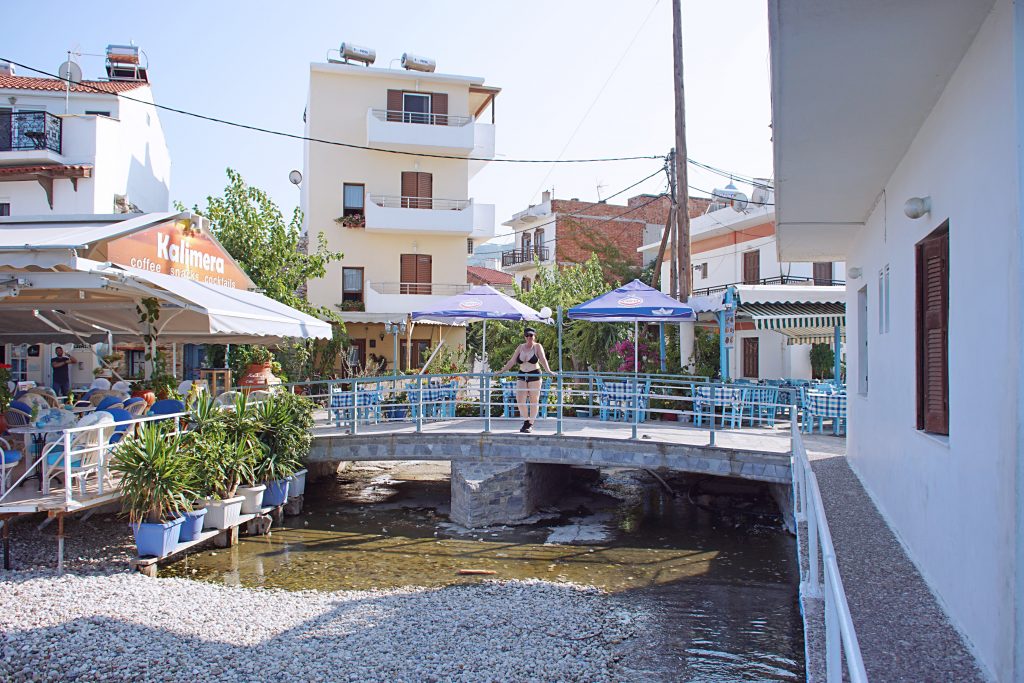 A small stream runs through the town. There are ducks and tiny fish in the fresh water.