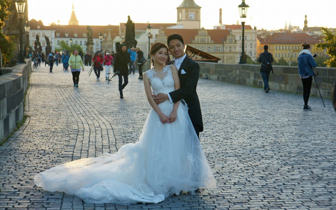 Brides on Karlův Most