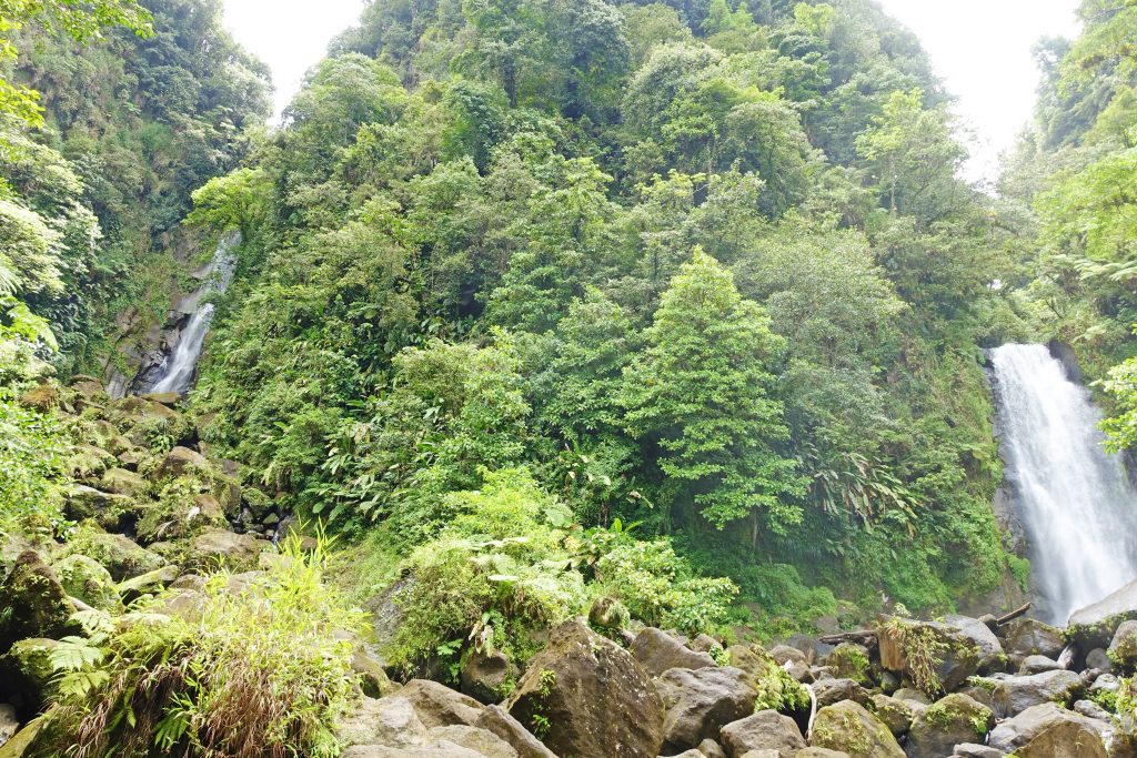 The two Trafalgar falls, seen from a convenient viewing platform.