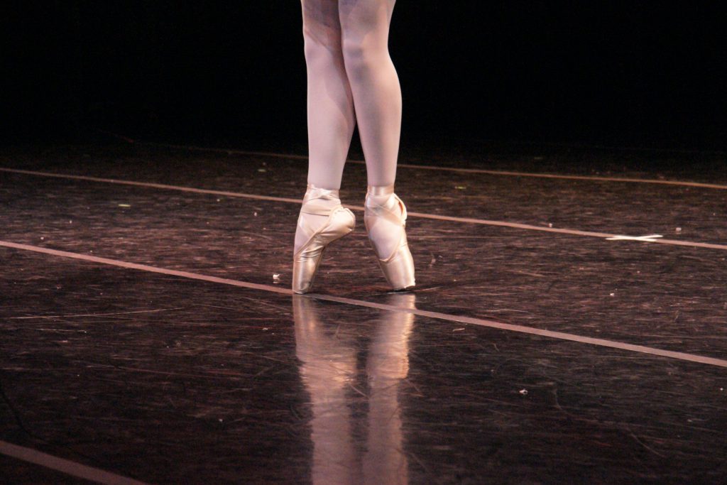 In ballet, it is polite to pointe.