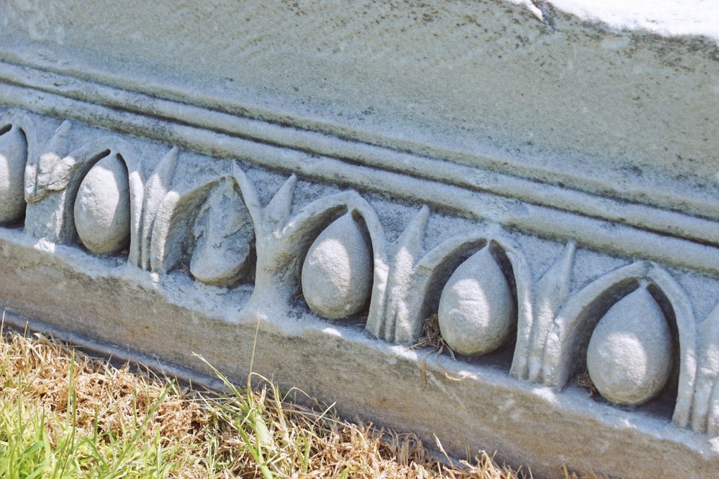 An example of the detail of the grave stones.