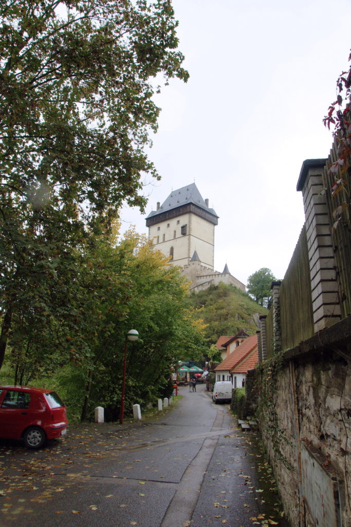 The bustling town of Karlštejn.