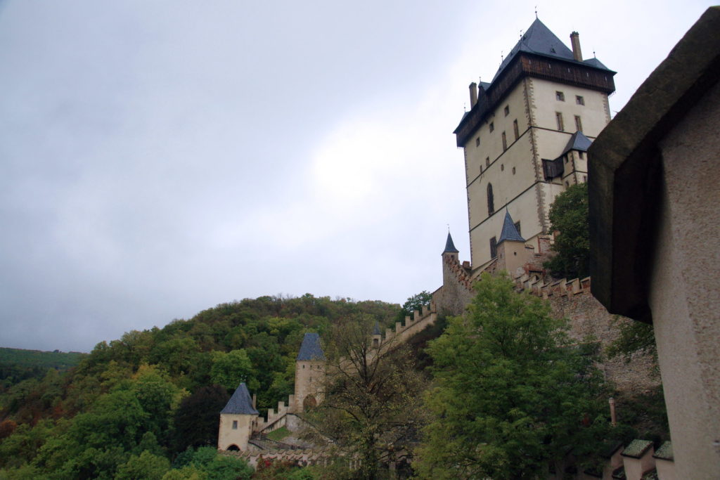 A proper view of the castle.