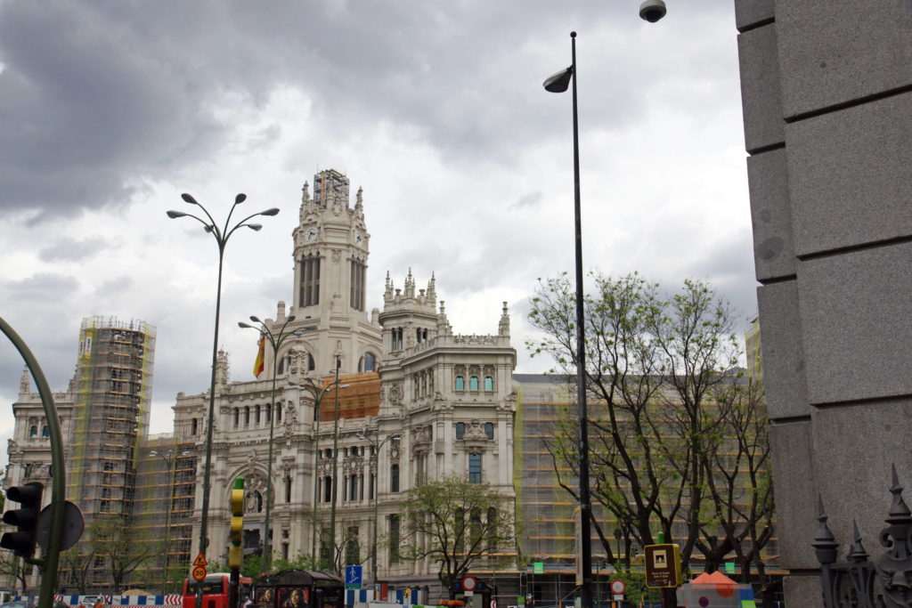 3:35pm on a cloudy day in Madrid.