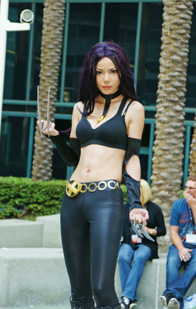 No, she's not giving you the finger.